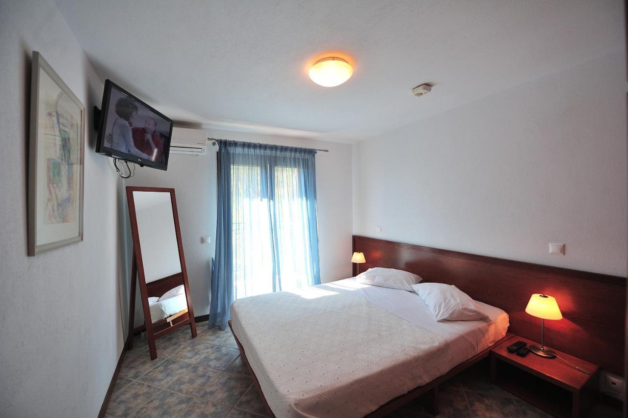 Eye Q Resort Seaview Скиатос Экстерьер фото