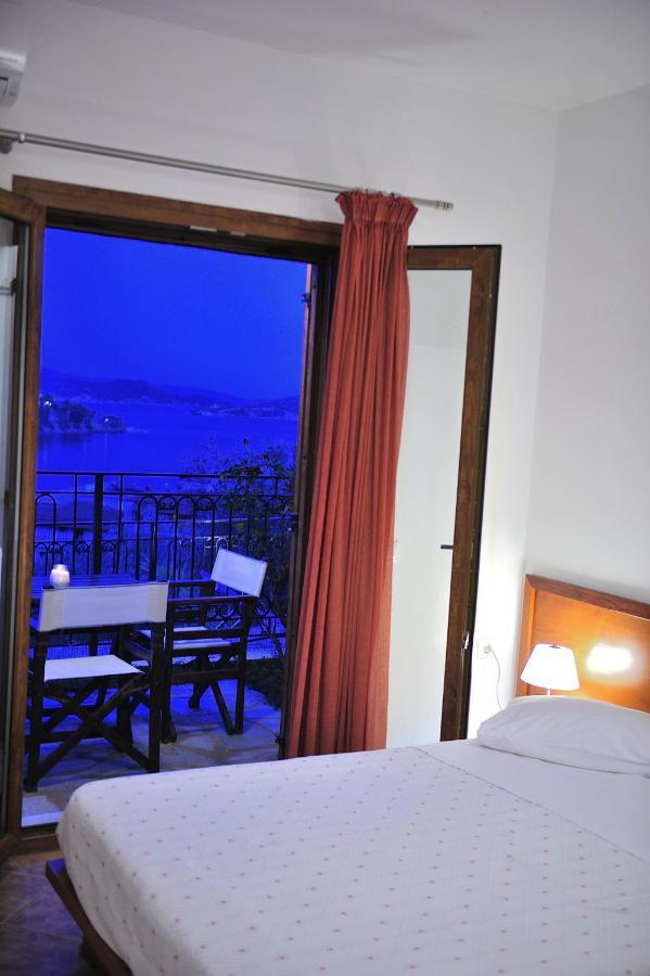 Eye Q Resort Seaview Скиатос Экстерьер фото